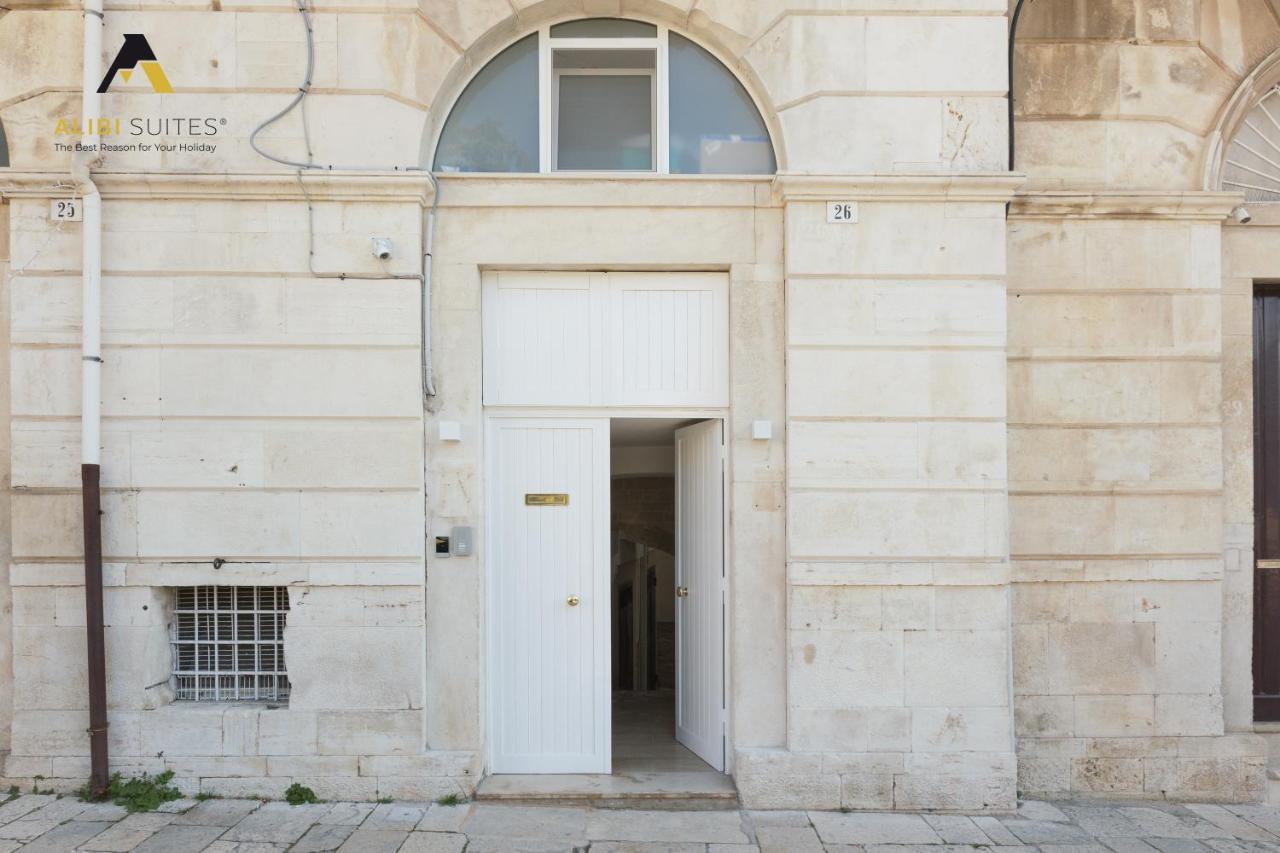 Alibi Suites Suite Museum: Gioiello Con Vista Sul Museo Archeologico Nazionale, Letto E Doccia Con Cromoterapia, Smart Tv, Wifi E A/C Ruvo di Puglia Εξωτερικό φωτογραφία